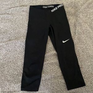 Nike Cropped Leggings